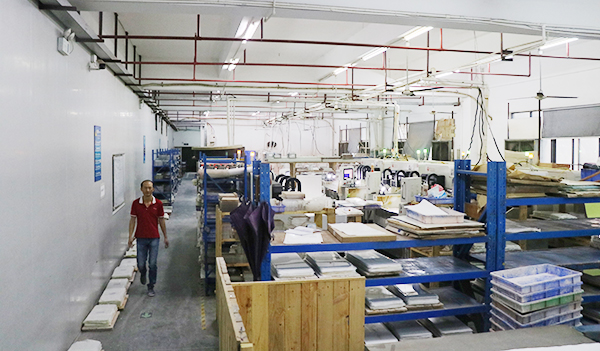 Anti-fingerprint effect of Kindwei tempered film Anti-fingerprint effect of Kindwei tempered film